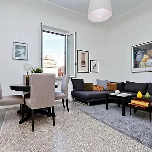 Piazza Capponi Apartment