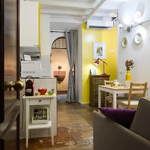 Stella's In Monti Apartment